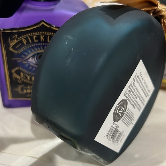 Spooks and Spells Glass Skull Powder Bottle - Picture 5 of 5